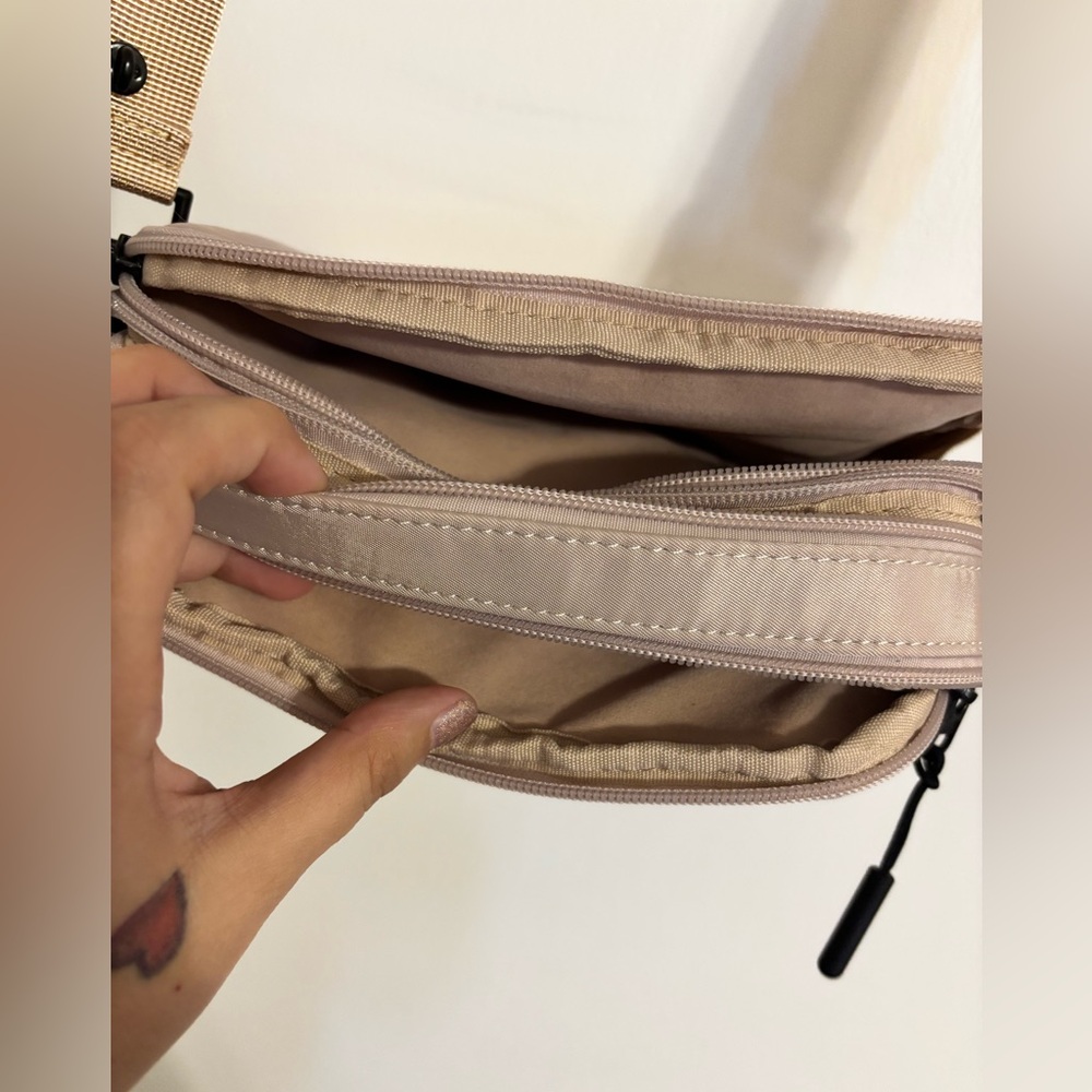 Crossbody Bag in Light Pink with Removable Coin Pouch - Picture 2 of 3